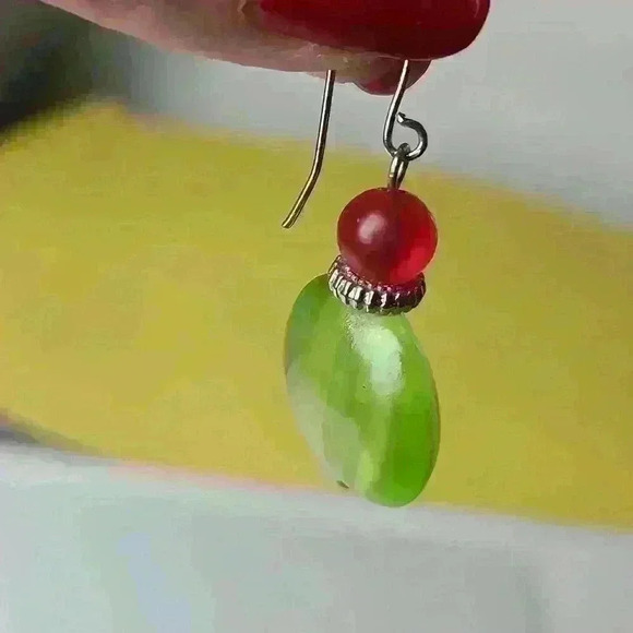 Vintage green red earrings bundle of 2 - Picture 14 of 14